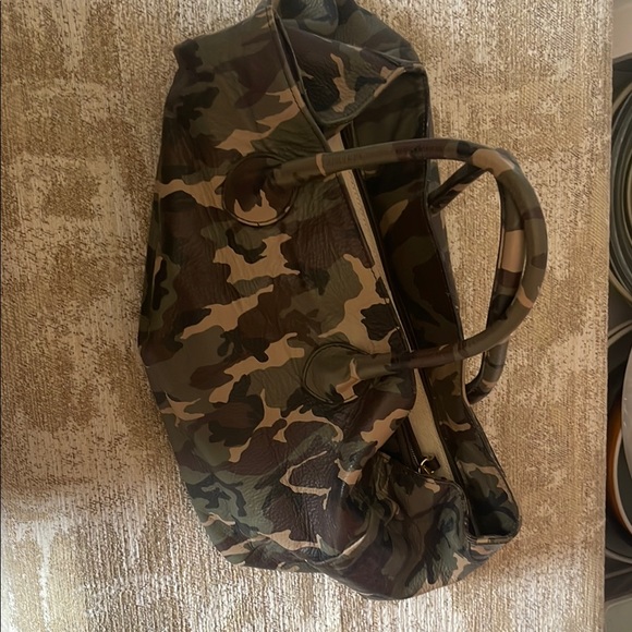 Camouflage Mark & Graham leather tote - Picture 2 of 3